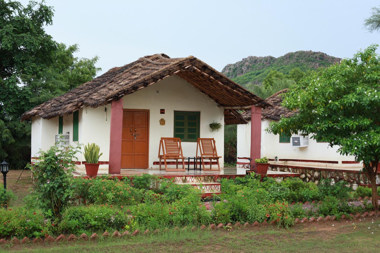 Geejgarh Village Resort By Opensky Dubbī Quarto foto